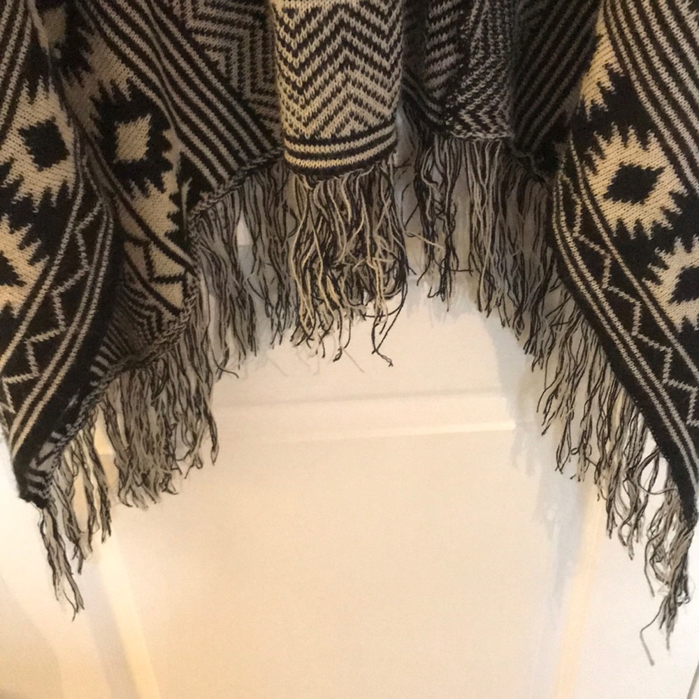 Almost Famous Cardigan - Picture 3 of 8